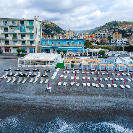 Hotel Piccolo Paradiso Bordighera Buitenkant foto