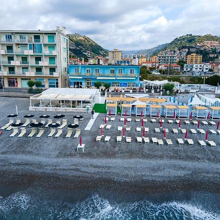 Hotel Piccolo Paradiso Bordighera Buitenkant foto